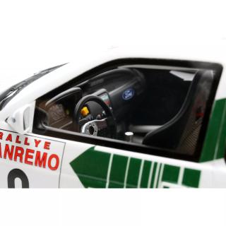 FORD ESCORT RS COSWORTH GR.A WHITE B. THIRY Rally Europe SAN REMO 1994 OttO mobile 1:18 Resinemodell (Türen, Motorhaube... nicht zu öffnen!)